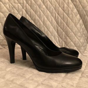 Black Franco Sarto size 8.5 pumps “Darren”